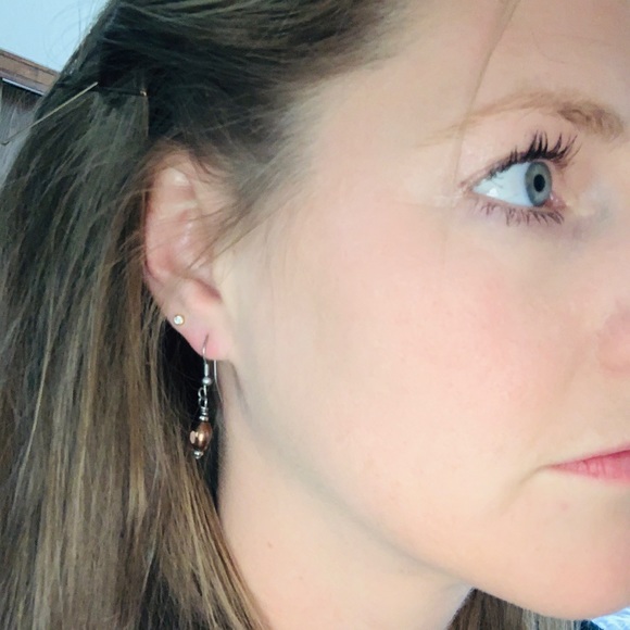 Brown Earrings - Picture 1 of 2